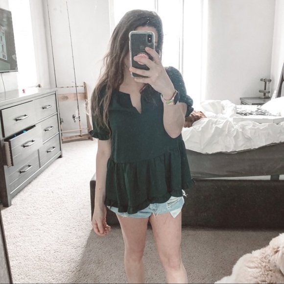 stanza ruffle hem top